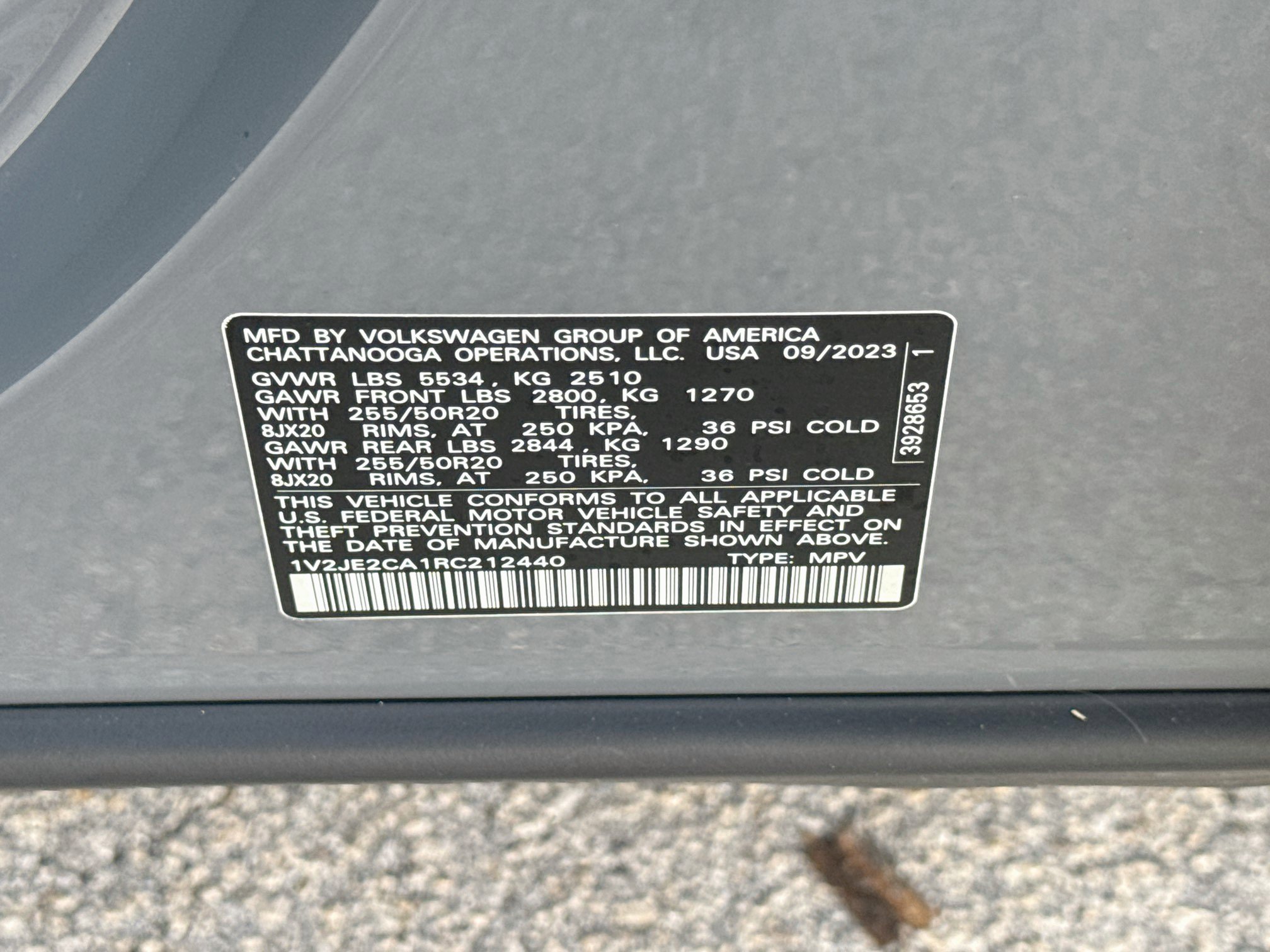 Certified 2024 Volkswagen Atlas Cross Sport SE FWD image 37