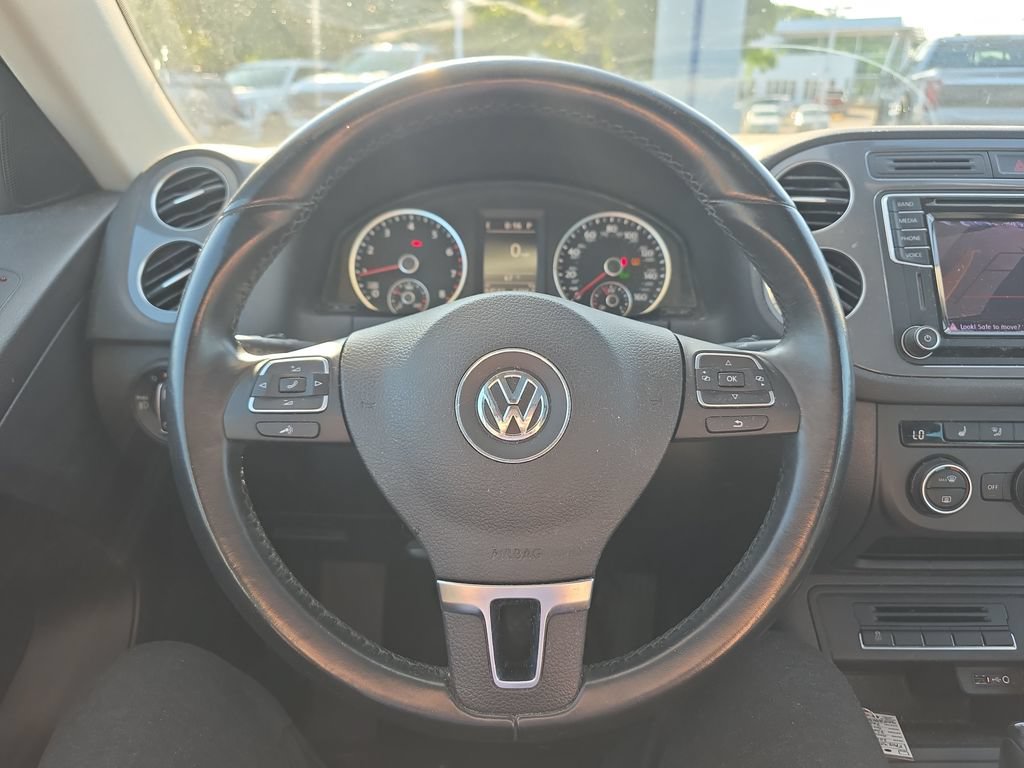 Used 2016 Volkswagen Tiguan SEL AWD/4WD image 24