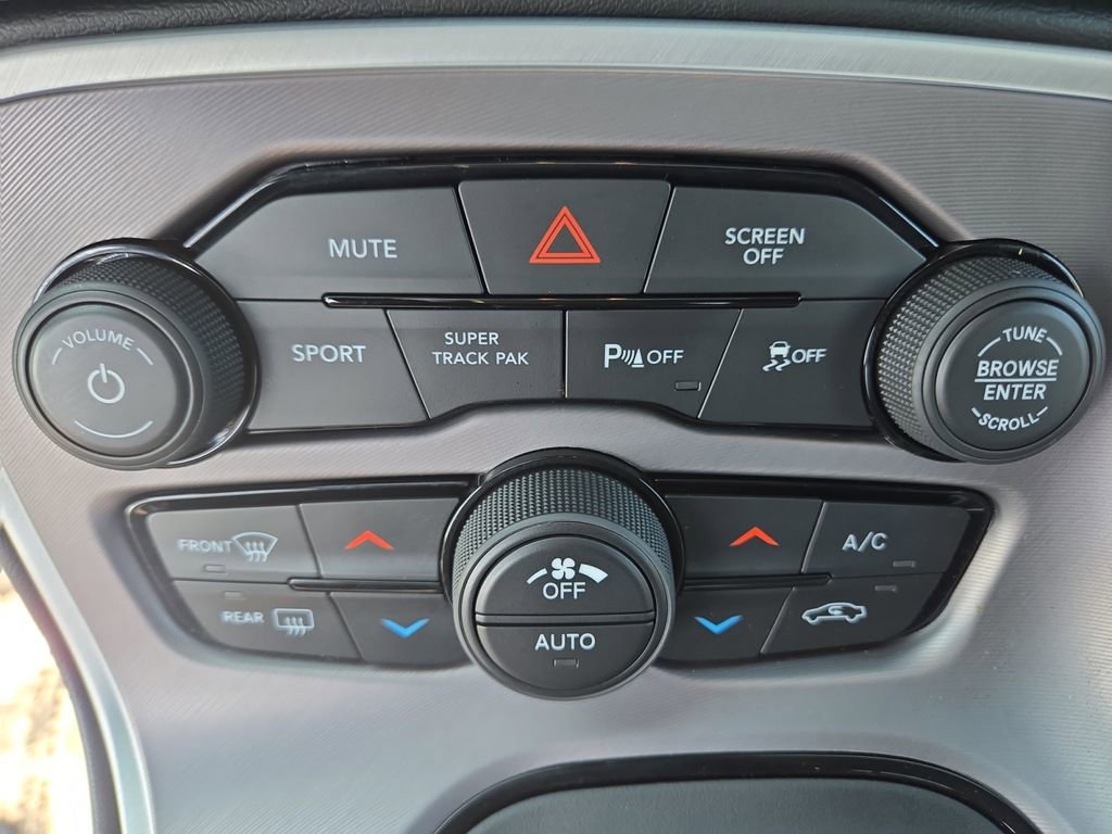 Used 2022 Dodge Challenger R/T w/ Plus Package image 18