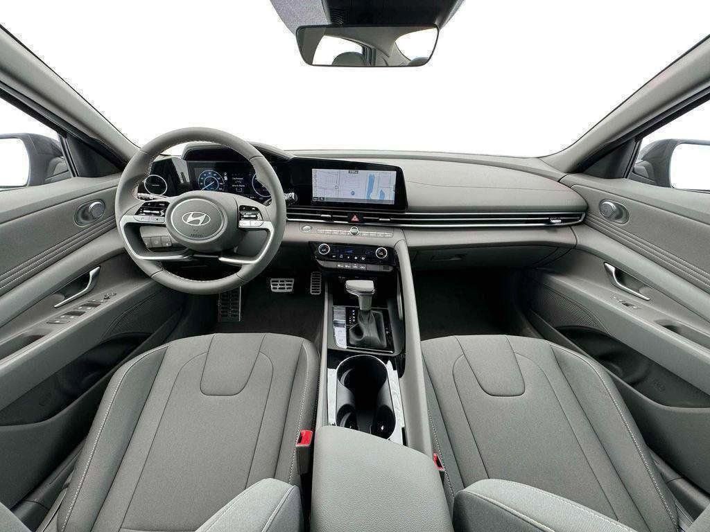 New 2025 Hyundai Elantra SEL image 13