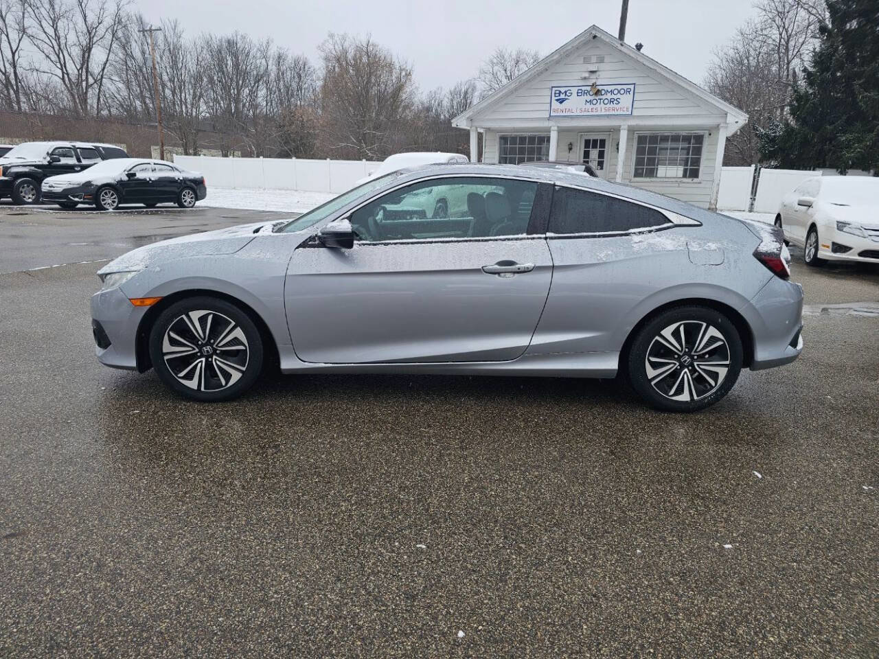 Used 2017 Honda Civic EX-T image 2