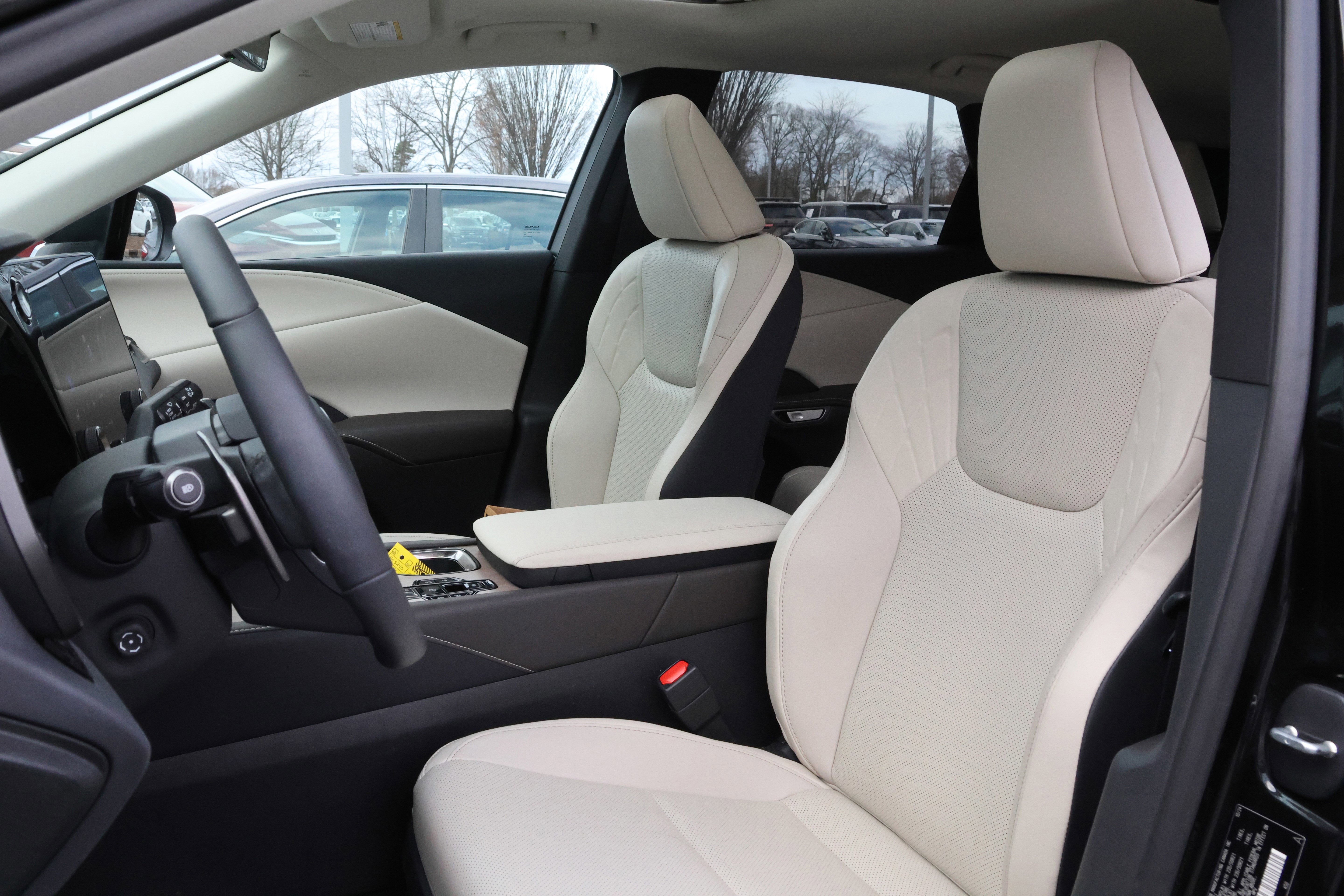 Used 2024 Lexus RX 350 Premium image 33