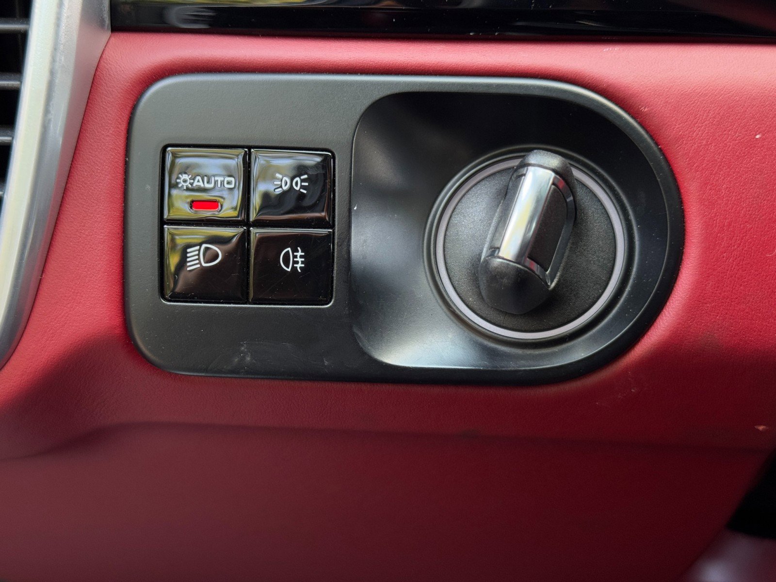 Used 2020 Porsche Cayenne Turbo image 20