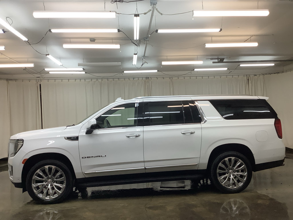 Used 2024 GMC Yukon XL Denali w/ Advanced Technology Package RWD image 9