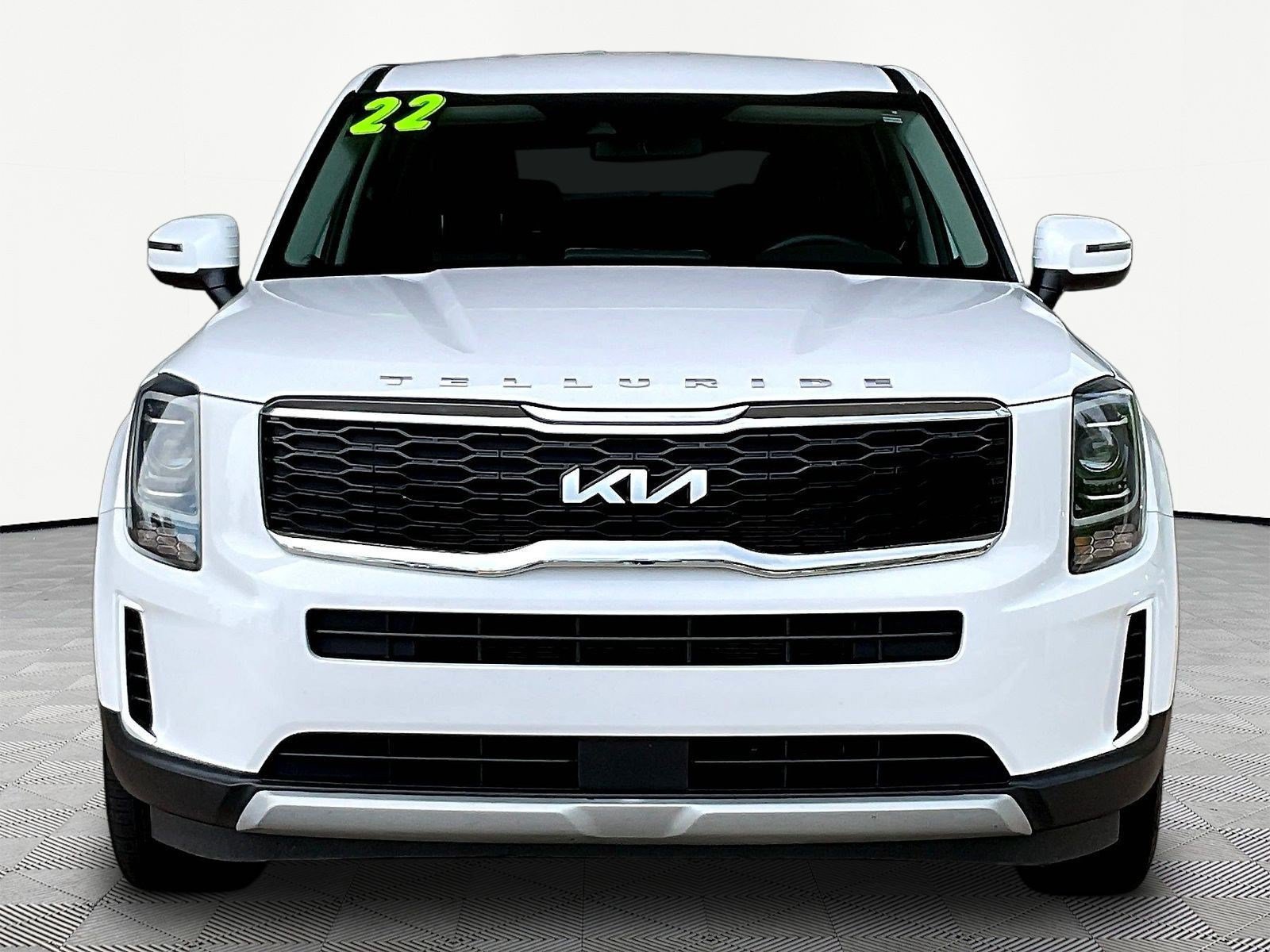 Used 2022 Kia Telluride LX AWD/4WD image 2