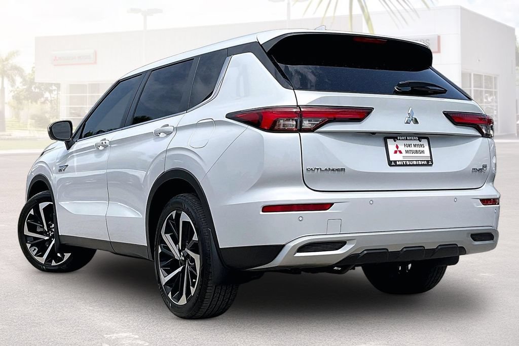 Used 2024 Mitsubishi Outlander SE AWD/4WD image 30