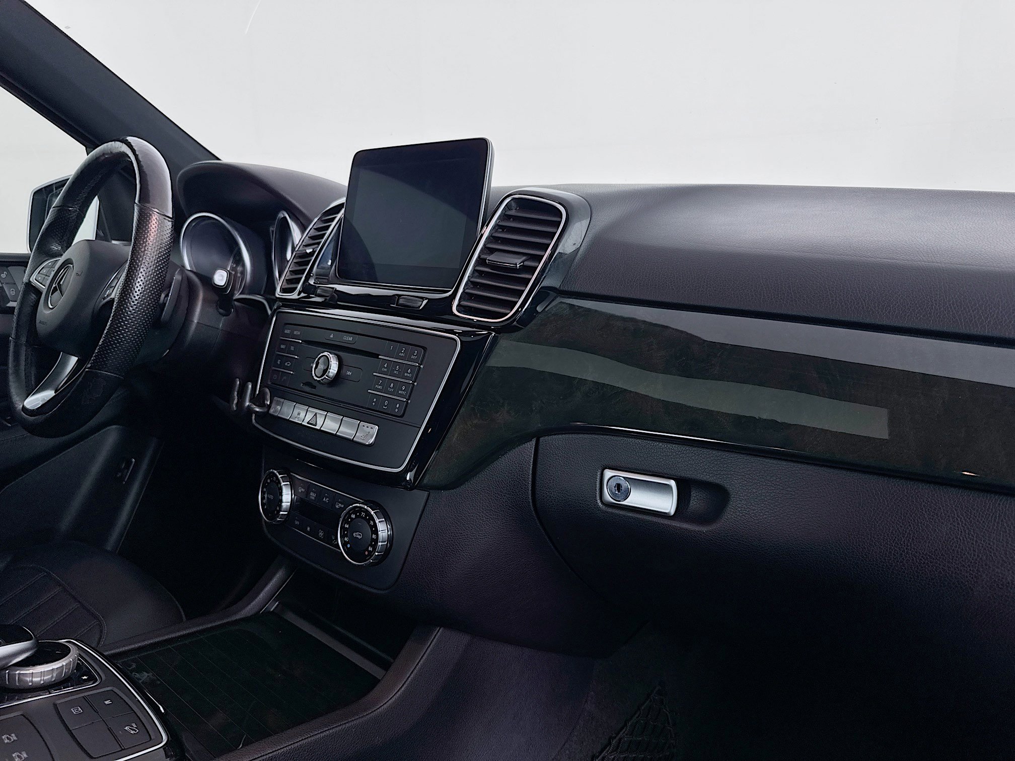 Used 2018 Mercedes-Benz GLE 350 4MATIC image 27