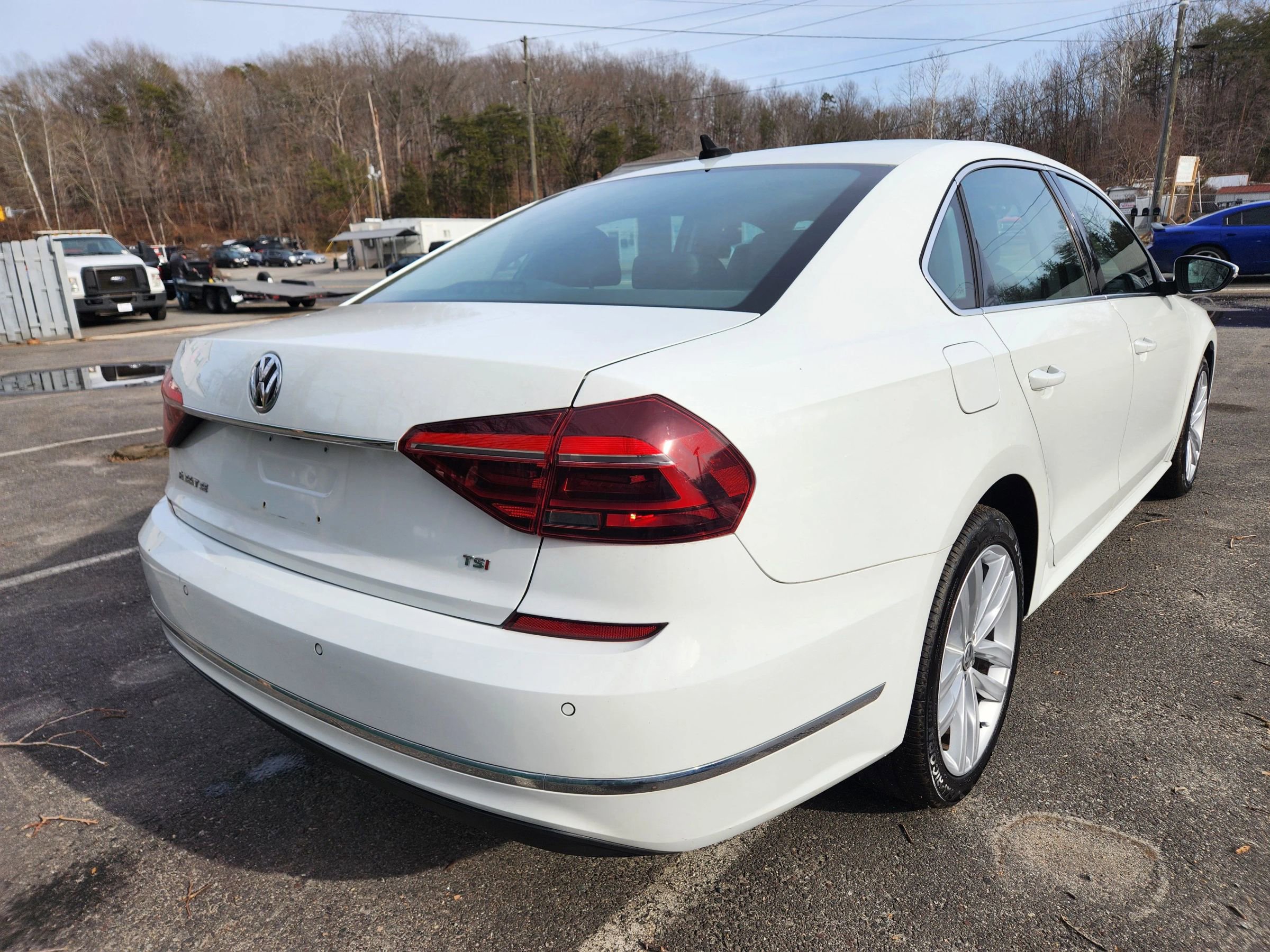 Used 2018 Volkswagen Passat 2.0T SE image 8