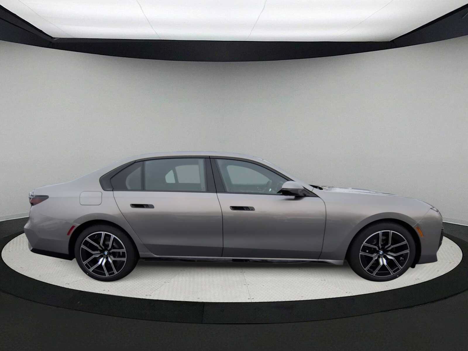 New 2026 BMW 760i xDrive w/ Executive Package AWD/4WD image 9