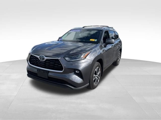 Used 2021 Toyota Highlander XLE