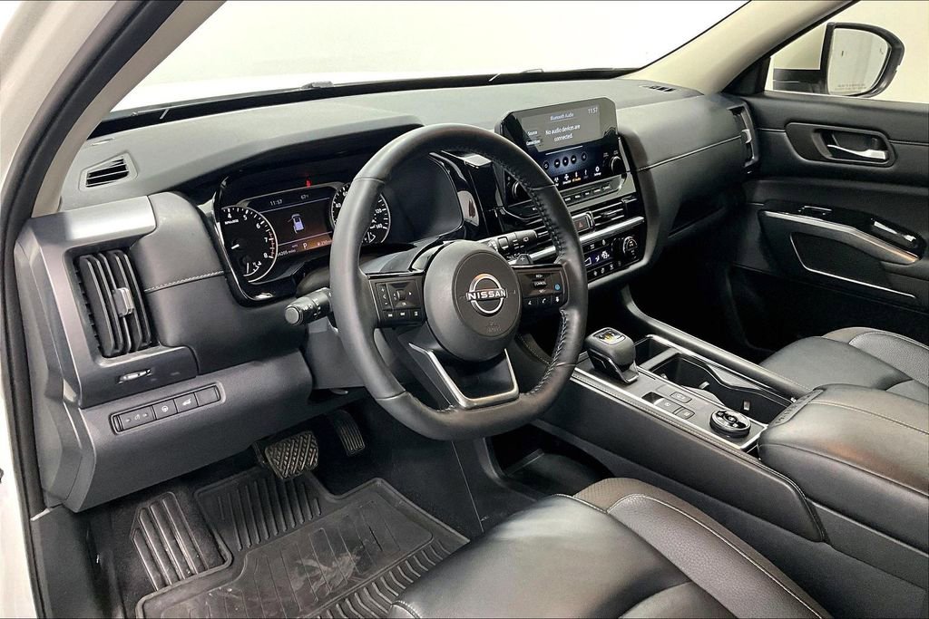 Used 2023 Nissan Pathfinder SL AWD/4WD image 15