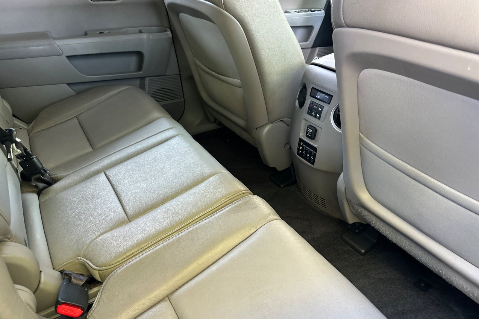 Used 2012 Honda Pilot Touring image 32