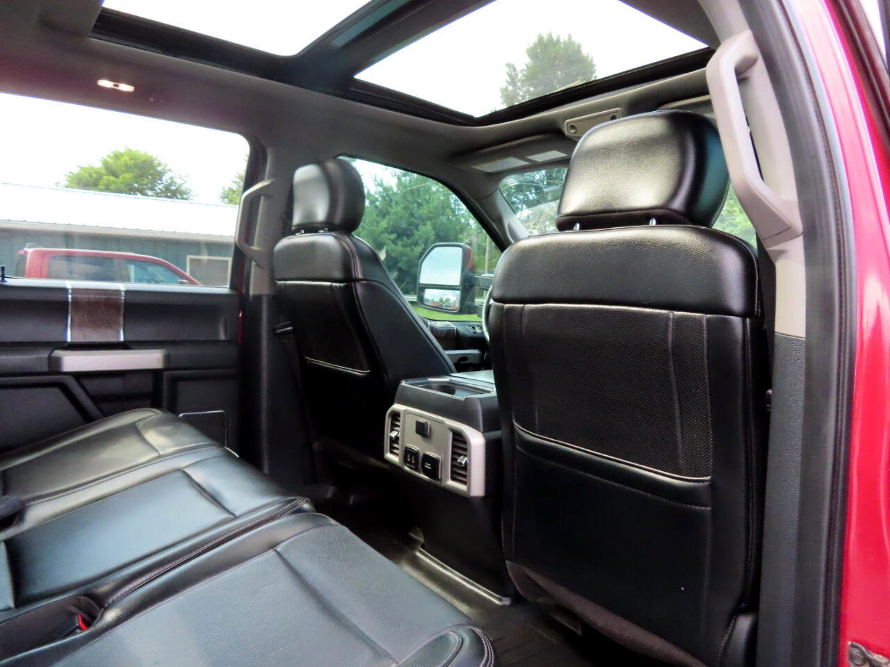 Used 2019 Ford F250 Lariat w/ Lariat Value Package image 39
