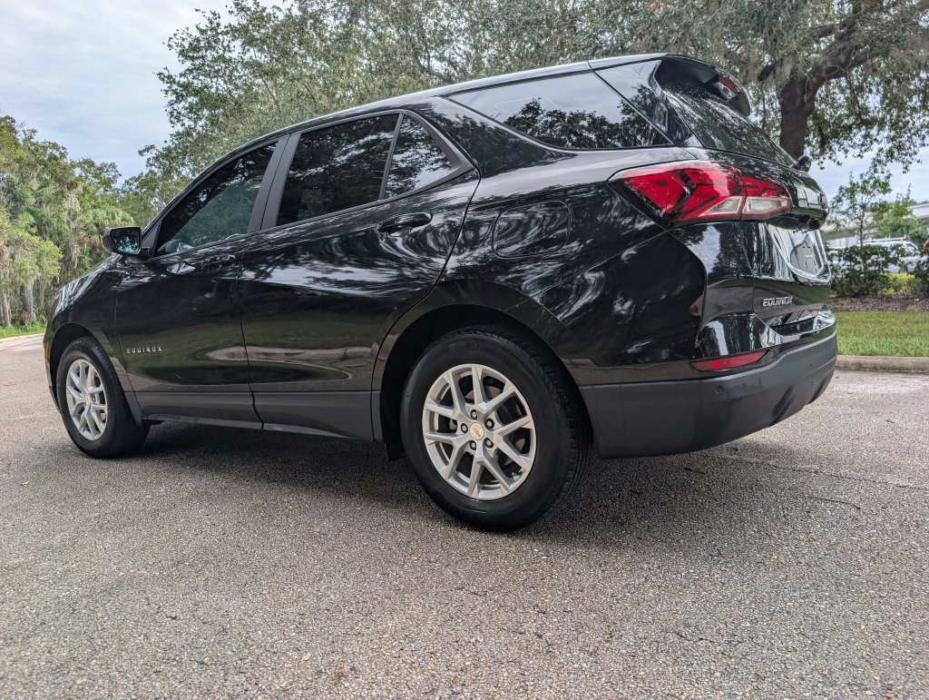 Used 2024 Chevrolet Equinox LS w/ Driver Confidence II Package FWD image 6