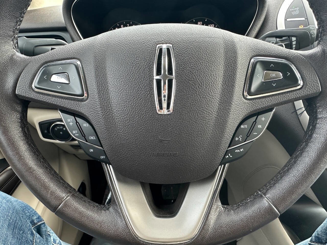 Used 2018 Lincoln MKC Premiere image 16
