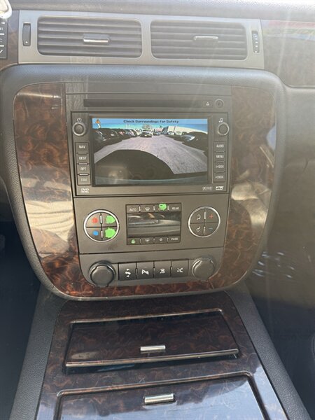 Used 2009 GMC Yukon Denali AWD/4WD image 14