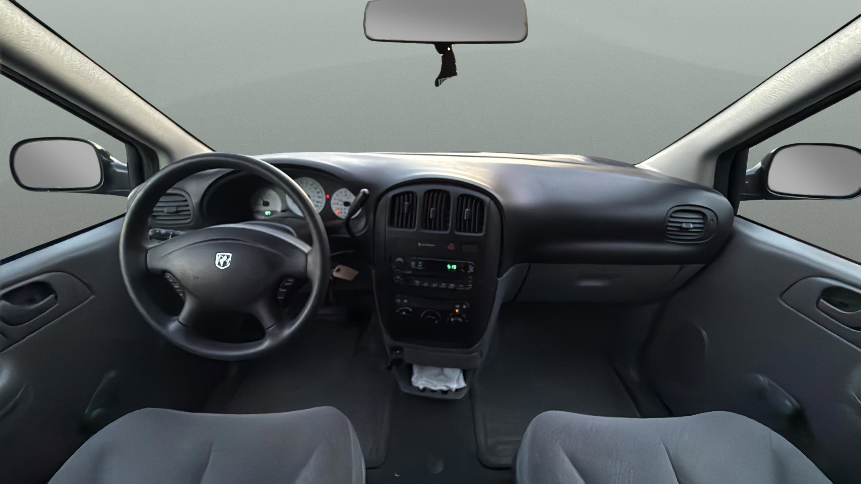 Used 2005 Dodge Grand Caravan SE image 25