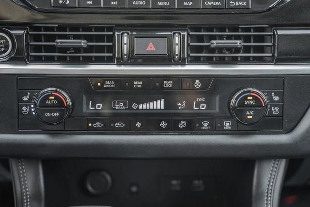 Used 2024 Nissan Pathfinder Platinum w/ Black Appearance Package image 27