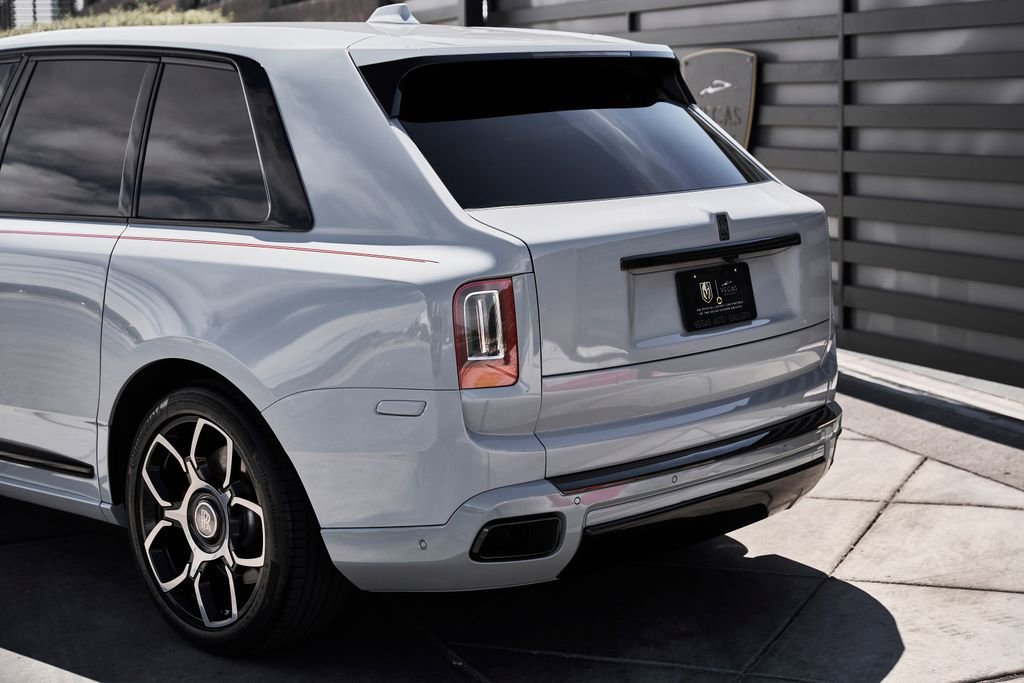 Used 2024 Rolls-Royce Cullinan Black Badge w/ Dark Exterior Package image 11