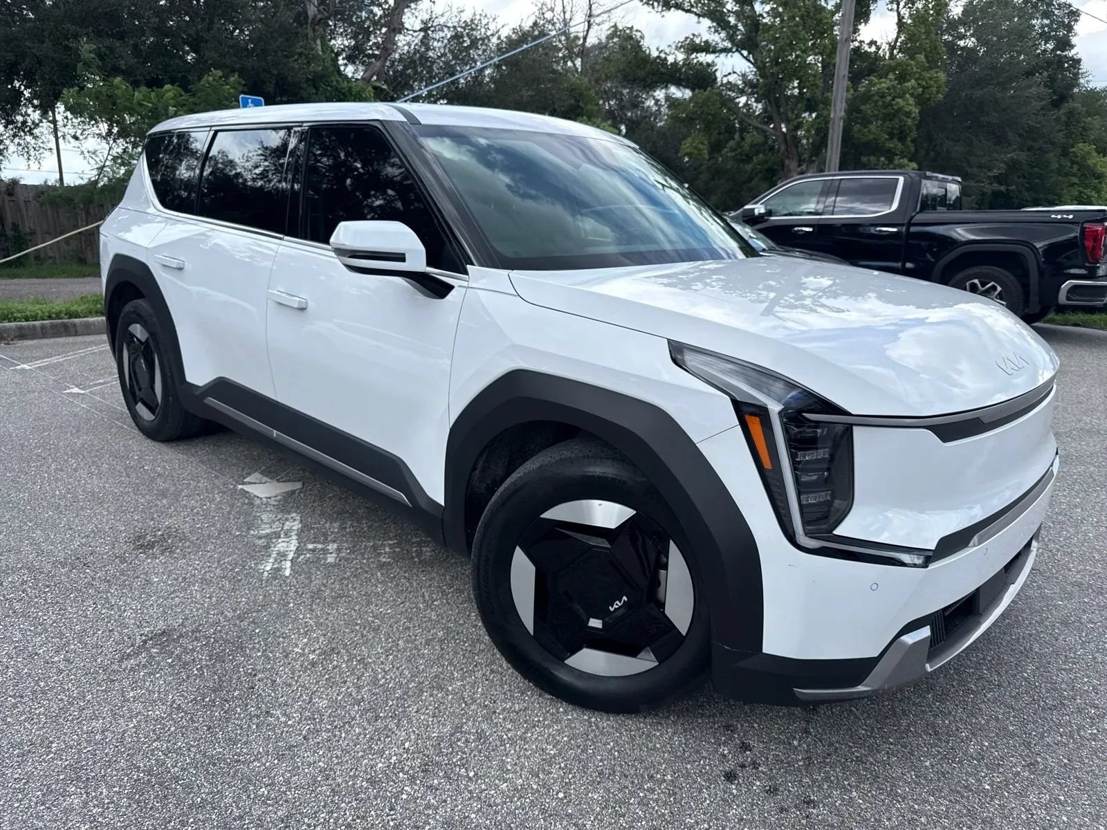 Used 2026 Kia EV9 Light RWD image 6