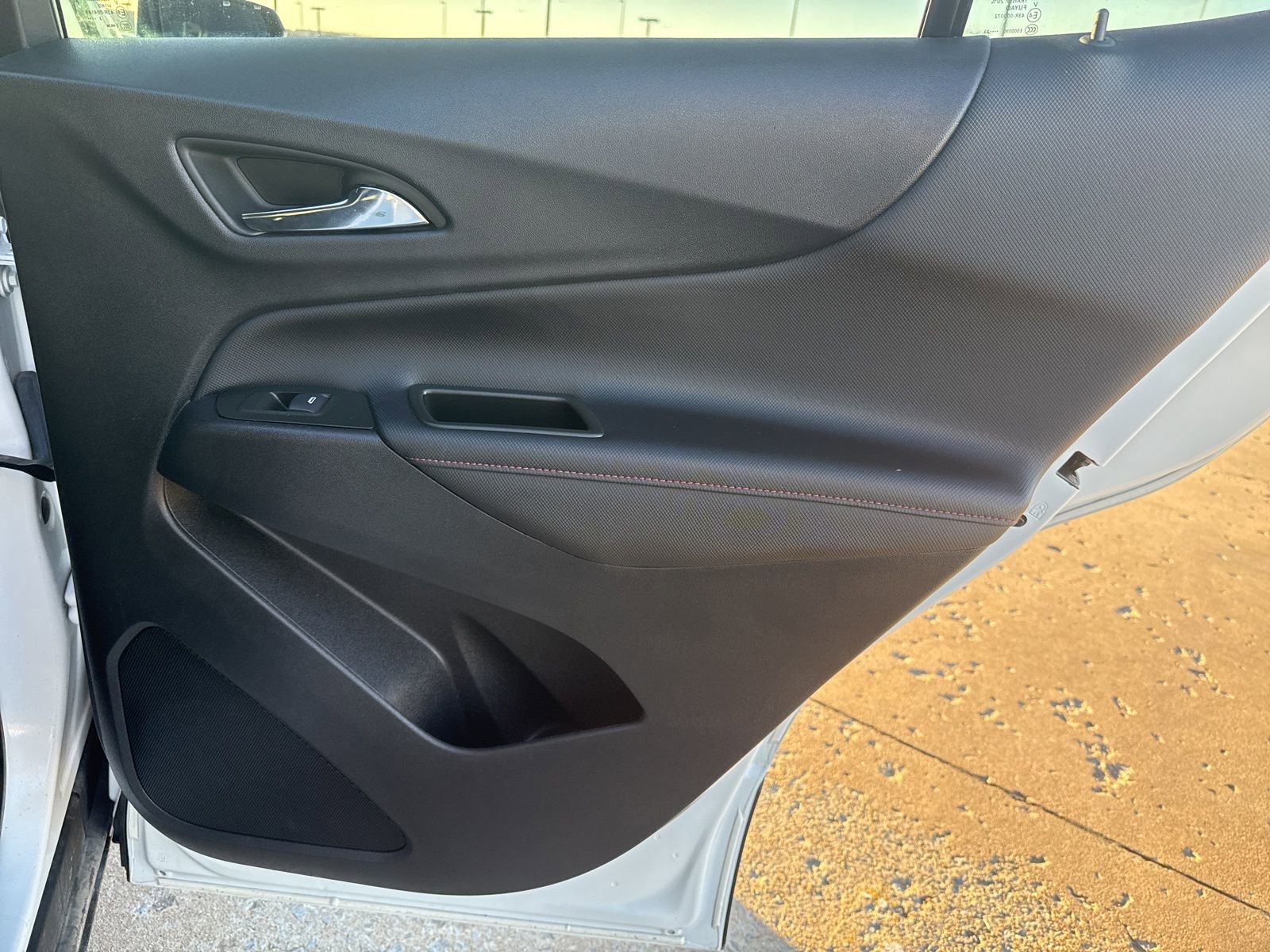 Used 2024 Chevrolet Equinox RS w/ RS Leather Package image 30