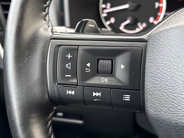 Certified 2025 Nissan Rogue SV image 18