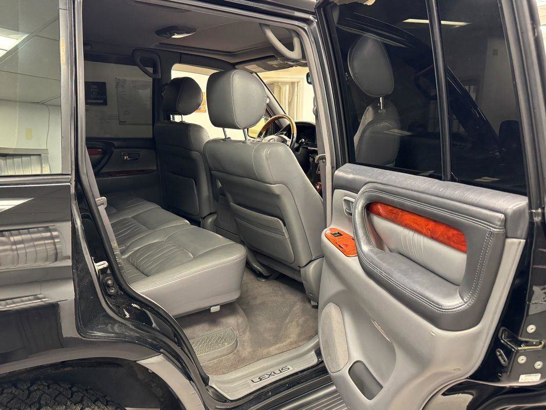 Used 2001 Lexus LX 470 4WD image 22