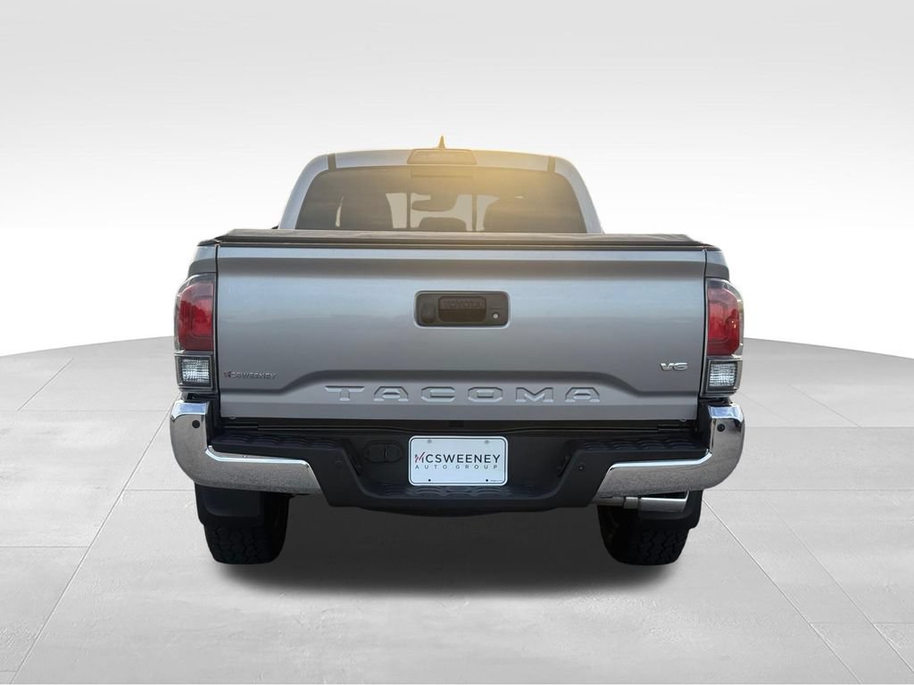 Used 2019 Toyota Tacoma TRD Sport w/ TRD Premium Sport Package AWD/4WD image 26
