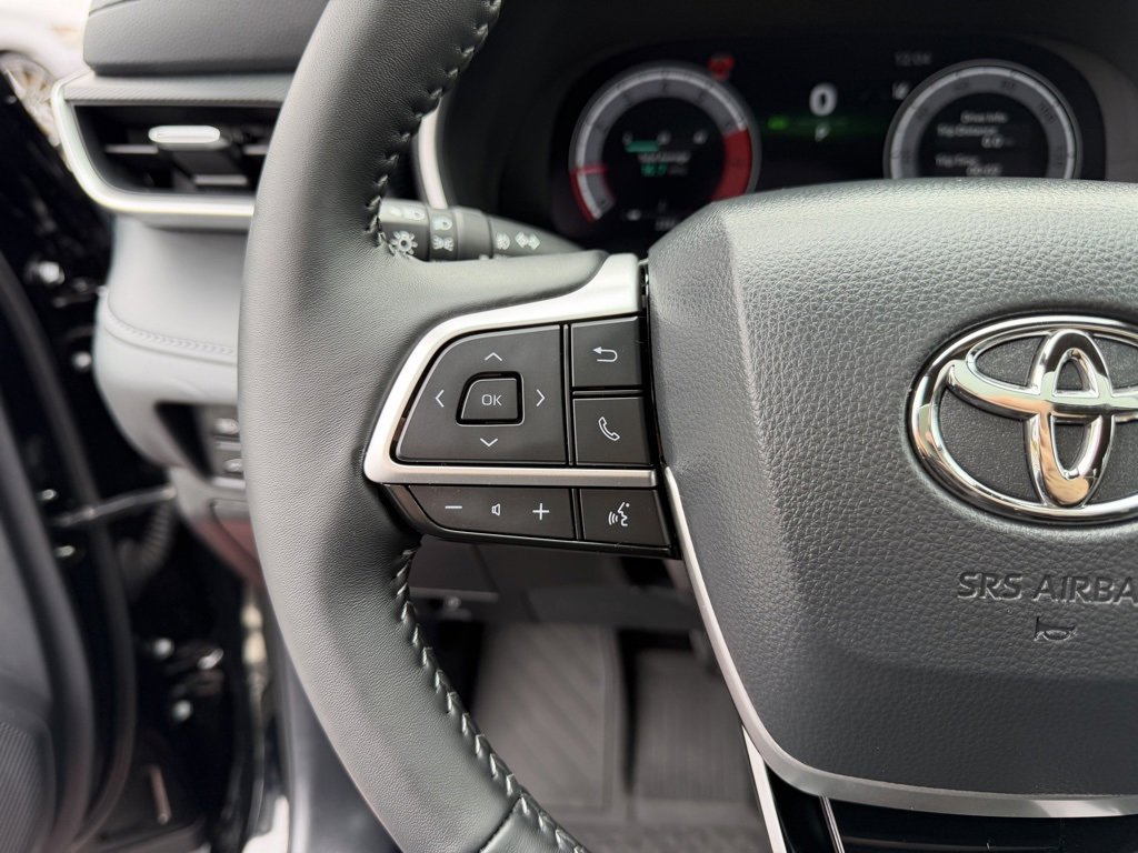 Used 2025 Toyota Highlander XSE image 17
