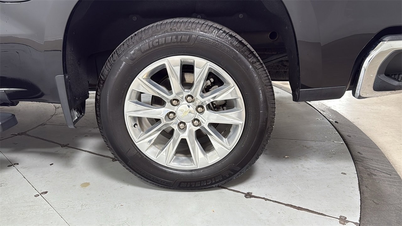 Used 2019 Chevrolet Silverado 1500 LTZ image 23