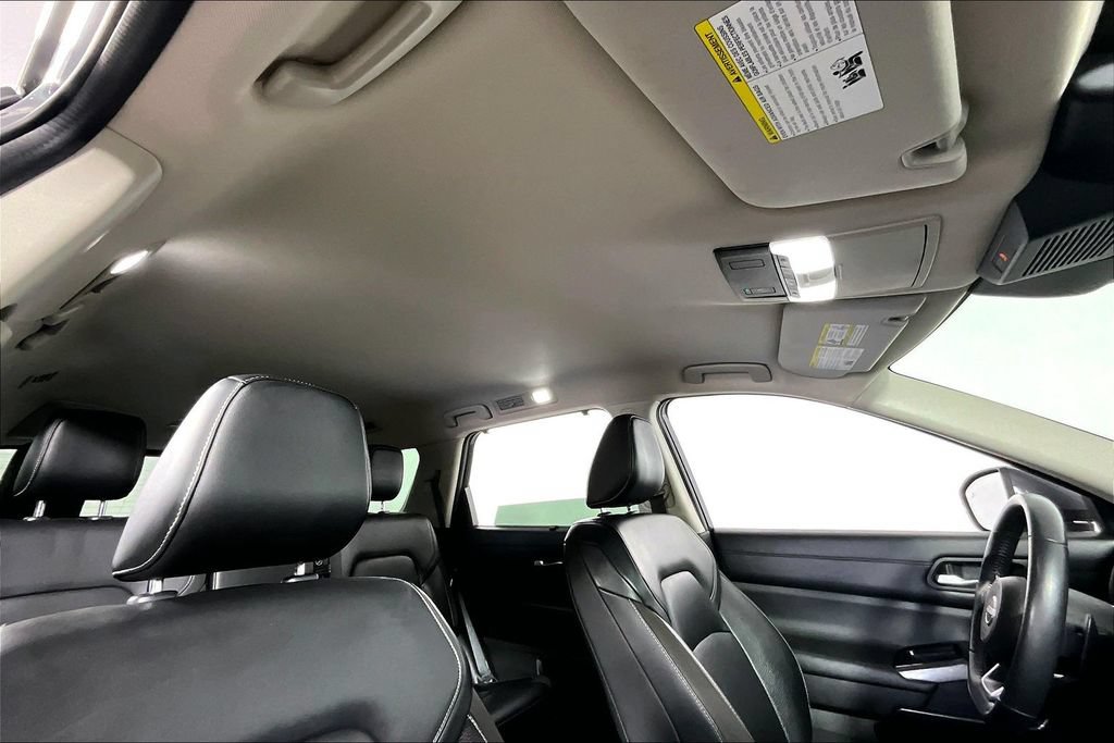 Used 2022 Nissan Pathfinder SL AWD/4WD image 22