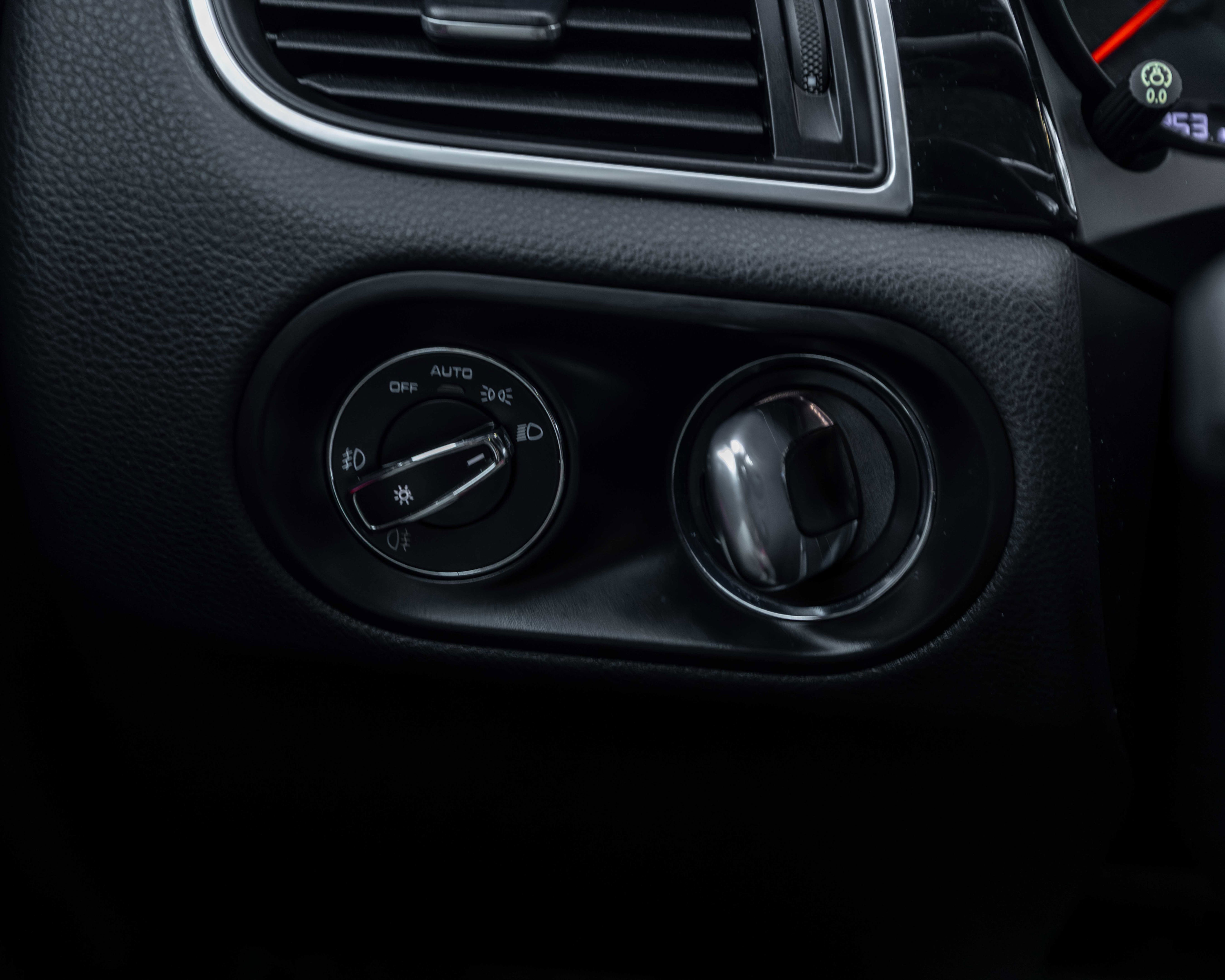 Used 2017 Porsche Macan GTS image 70