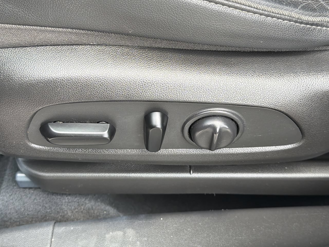 Used 2020 Buick Encore GX Essence FWD image 20