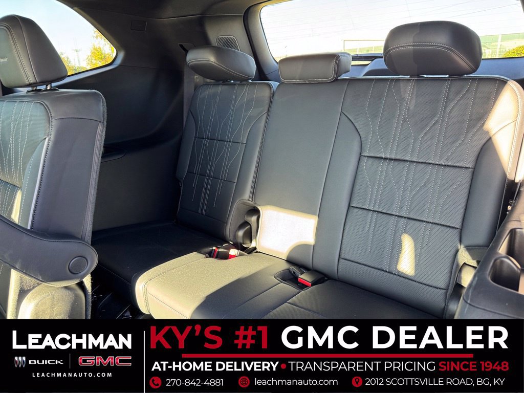 New 2027 Buick Enclave Avenir w/ LPO, Floor Liner Package AWD/4WD image 16