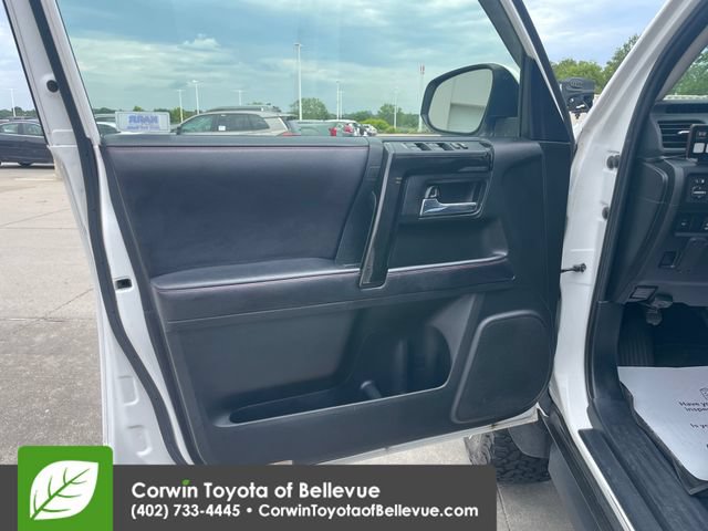 Used 2018 Toyota 4Runner TRD Off-Road Premium AWD/4WD image 18