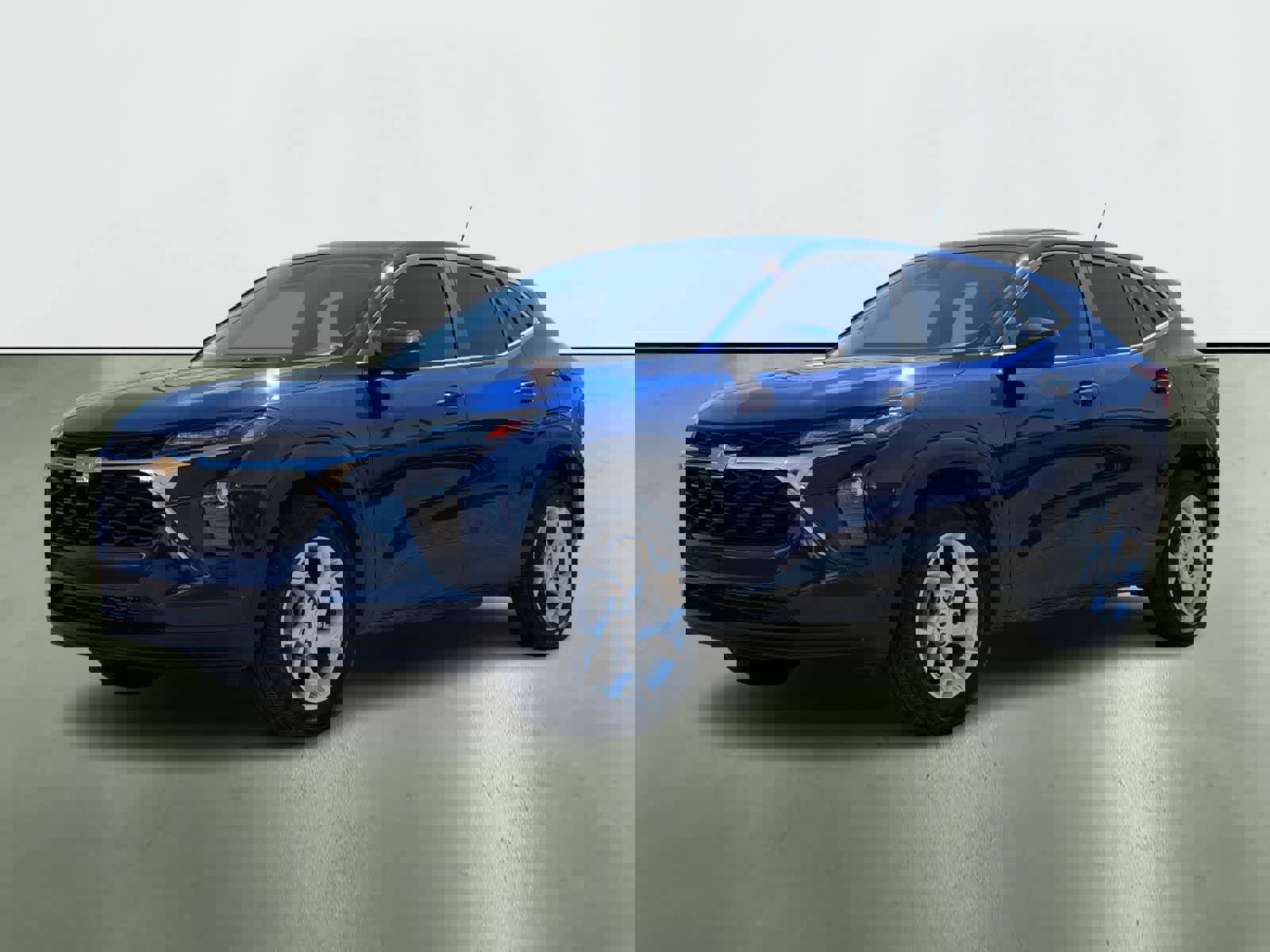 Used 2024 Chevrolet Trax LS w/ LS Convenience Package image 2