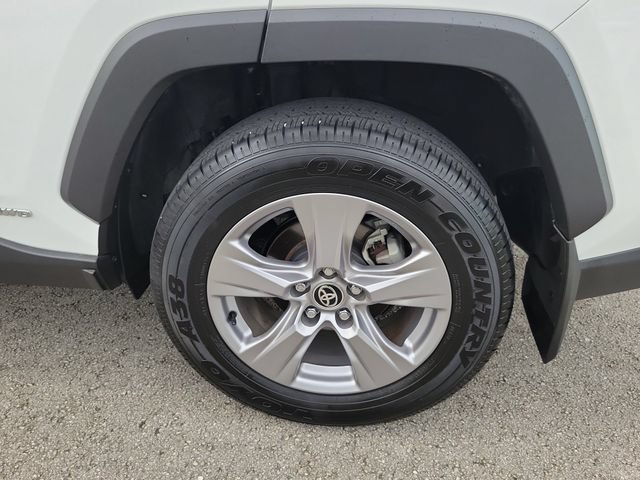Used 2025 Toyota RAV4 LE AWD/4WD image 6