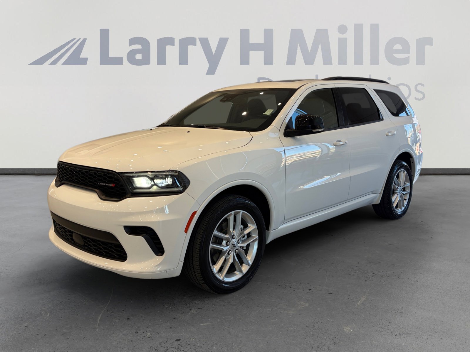 Used 2024 Dodge Durango GT image 1
