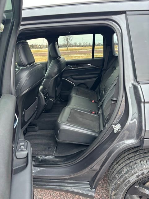 Used 2022 Jeep Grand Cherokee Altitude image 18