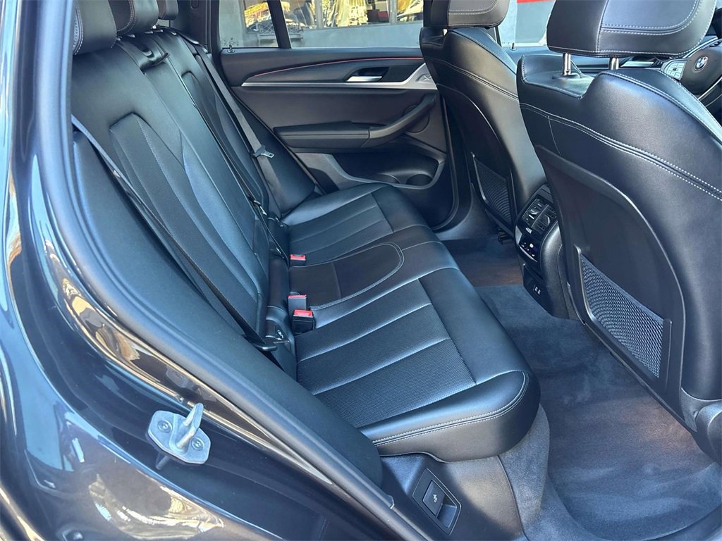 Used 2025 BMW X4 xDrive30i image 19