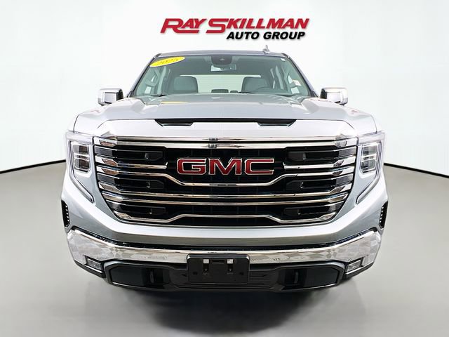 Used 2025 GMC Sierra 1500 SLT image 2