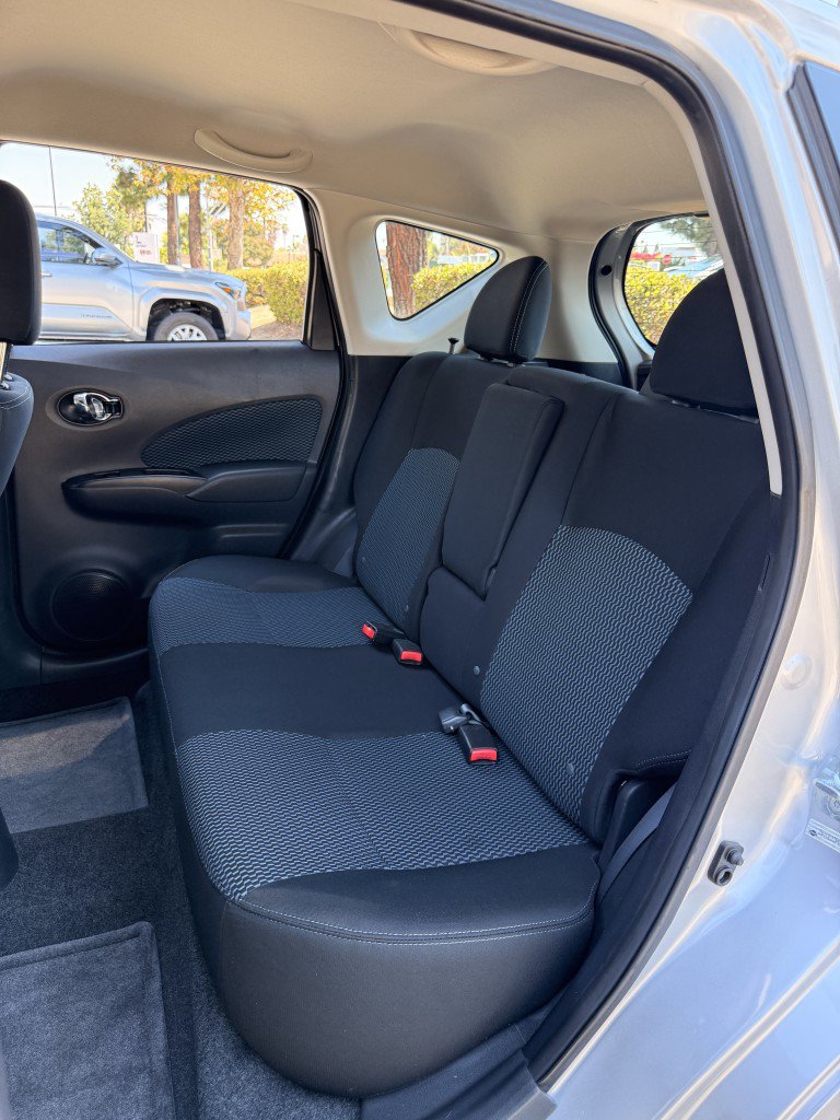 Used 2015 Nissan Versa Note FWD image 34