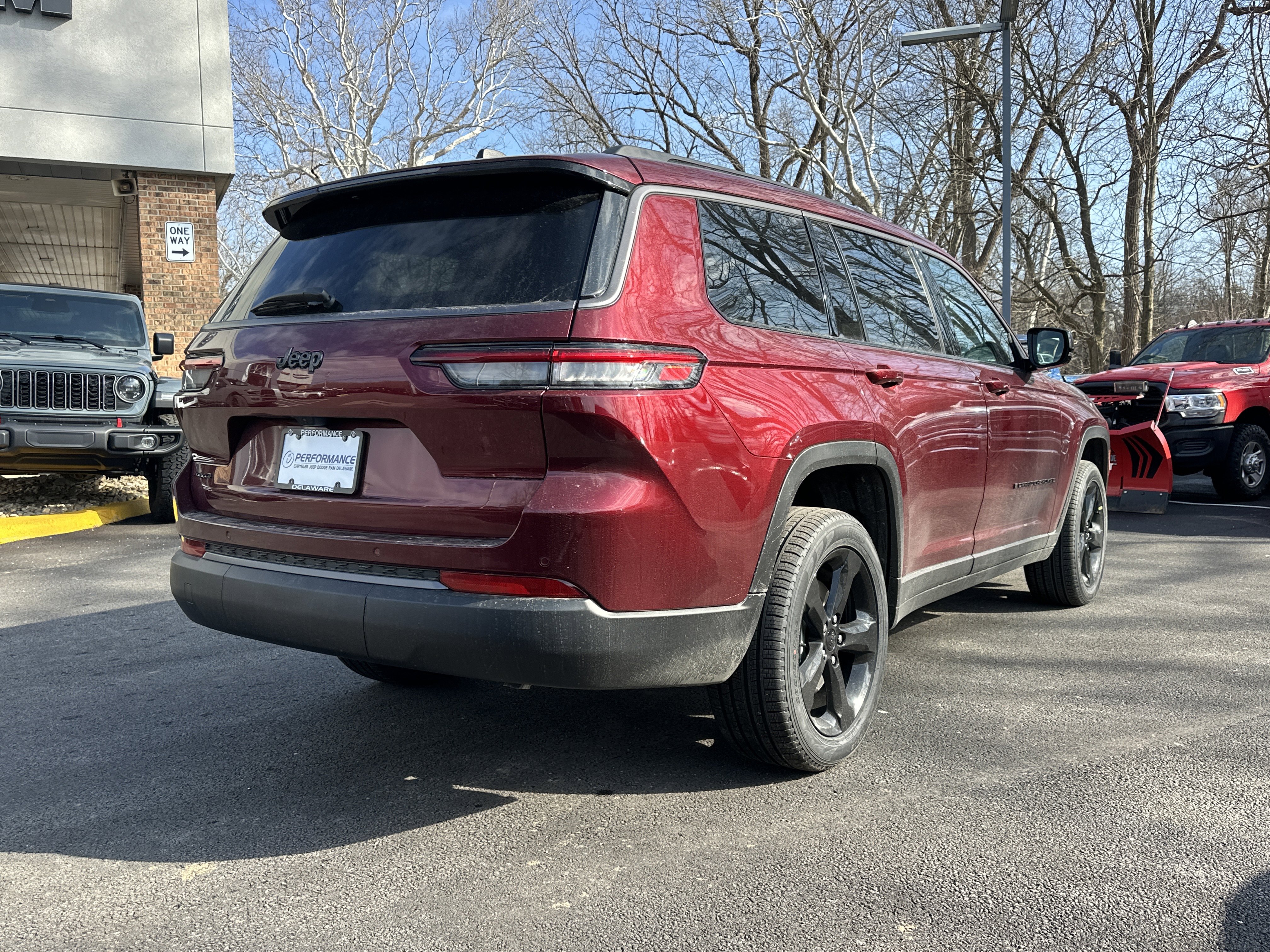 New 2026 Jeep Grand Cherokee L Limited w/ Limited Altitude Package AWD/4WD image 17