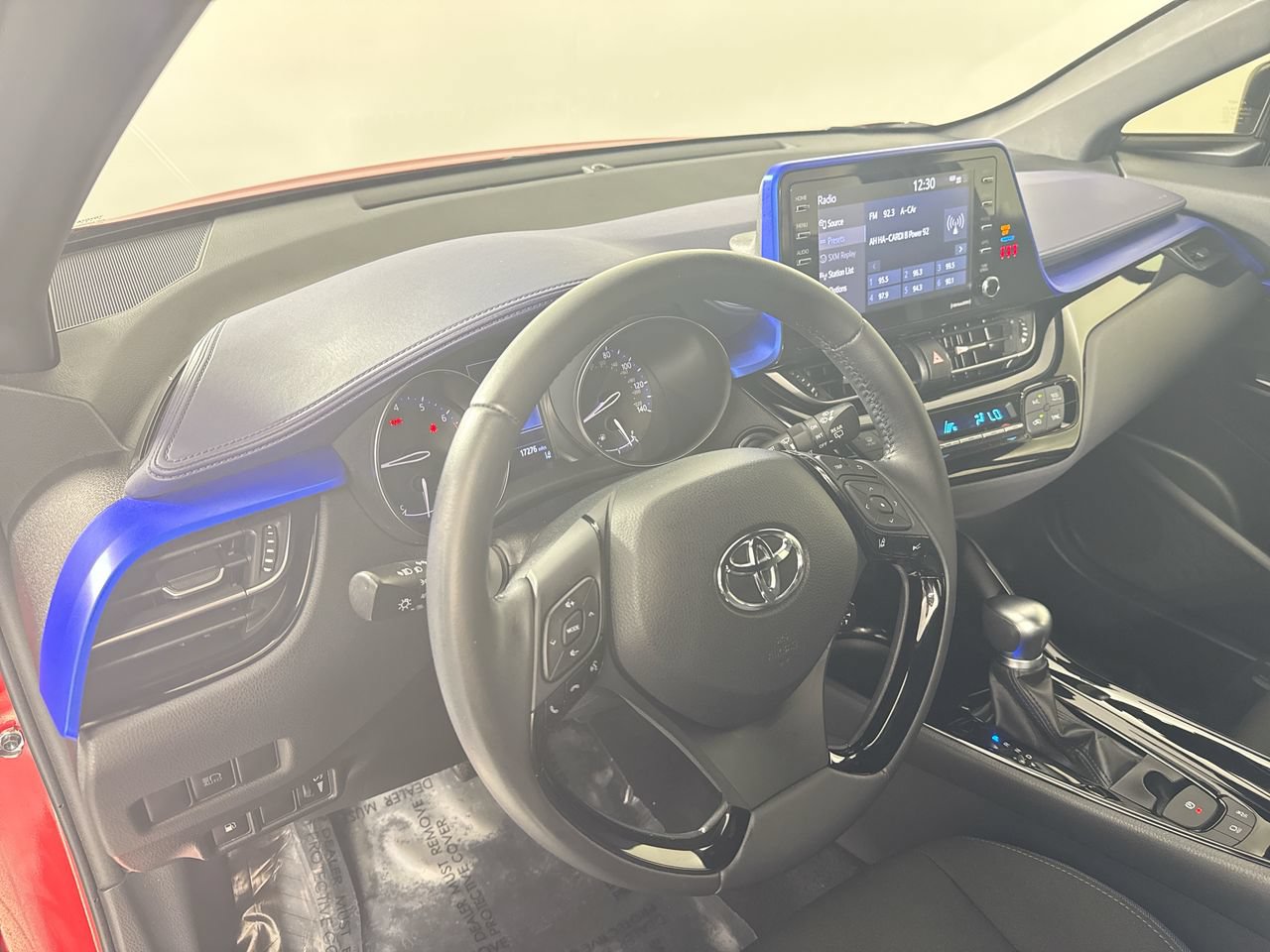 Used 2020 Toyota C-HR XLE FWD image 10