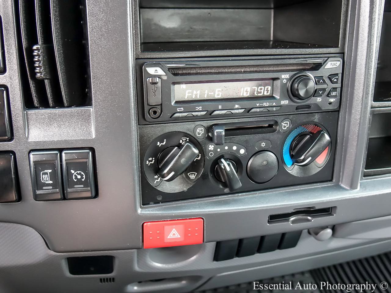 Used 2018 Isuzu NPR RWD image 12