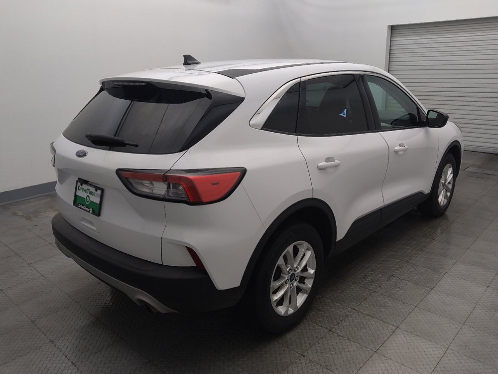 Used 2022 Ford Escape SE w/ Cold Weather Package image 9