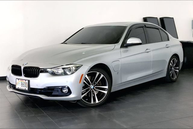 Used 2018 BMW 330e w/ Convenience Package