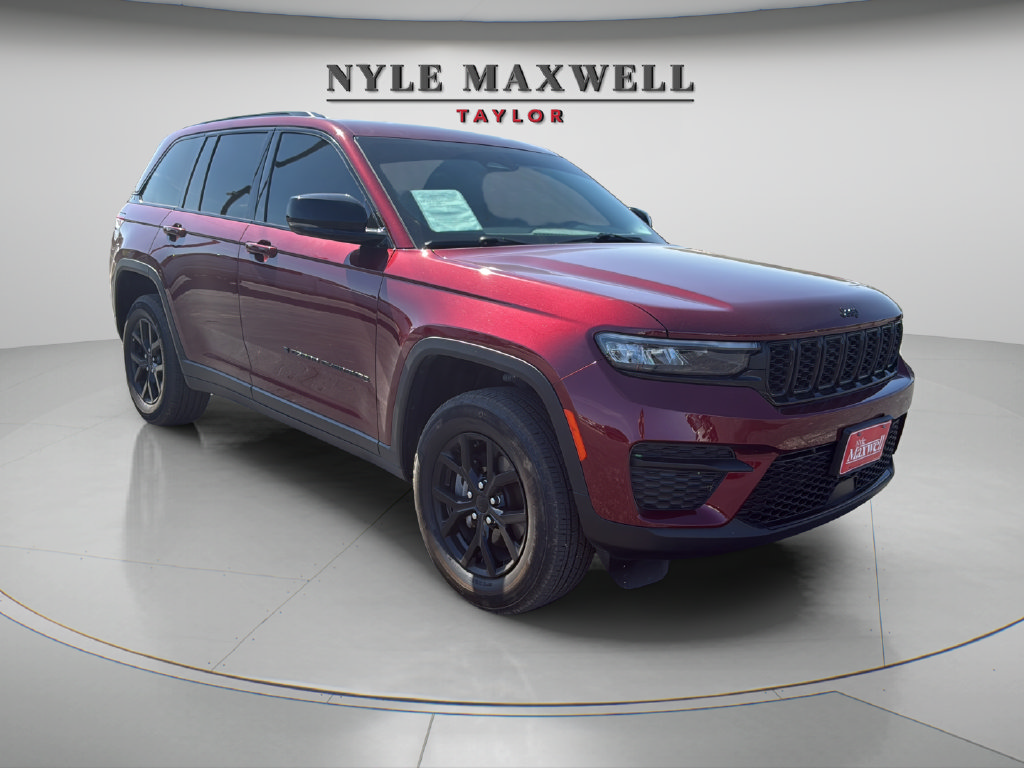 Used 2025 Jeep Grand Cherokee Altitude RWD image 14