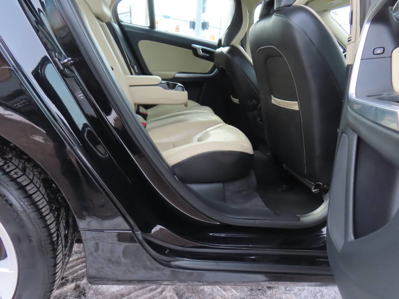 Used 2012 Volvo S60 T5 image 15