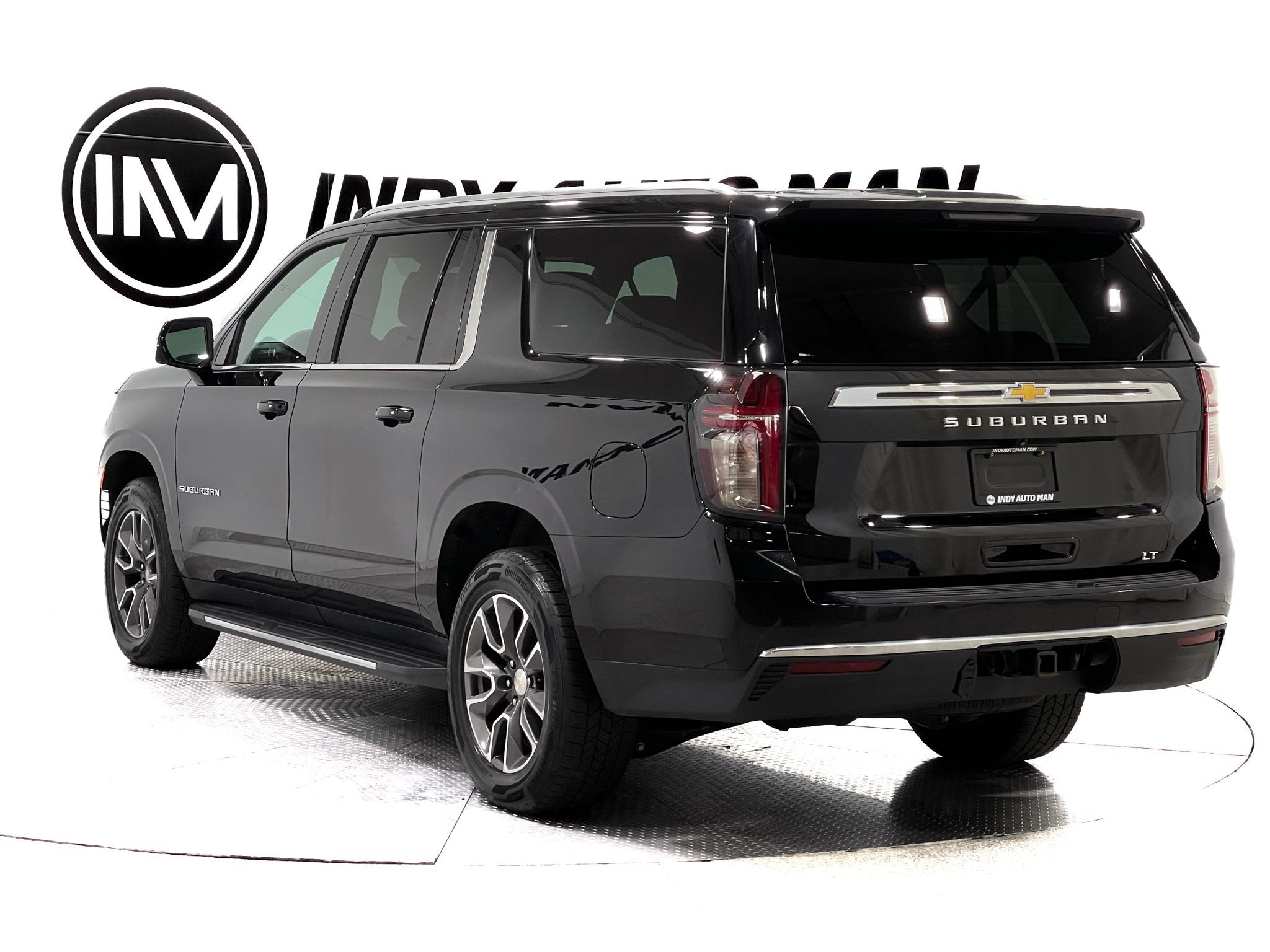 Used 2021 Chevrolet Suburban LT w/ LT Signature Package AWD/4WD image 6